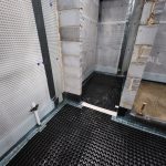 Floor membrane linking walls and perimeter channels